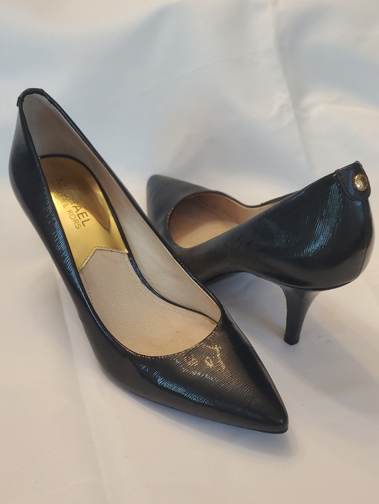 MICHAEL Michael Kors Shoes - MICHAEL Michael Kors Dark Navy Pointed-Toe Patent Leather Pumps Heels Sz 8.5